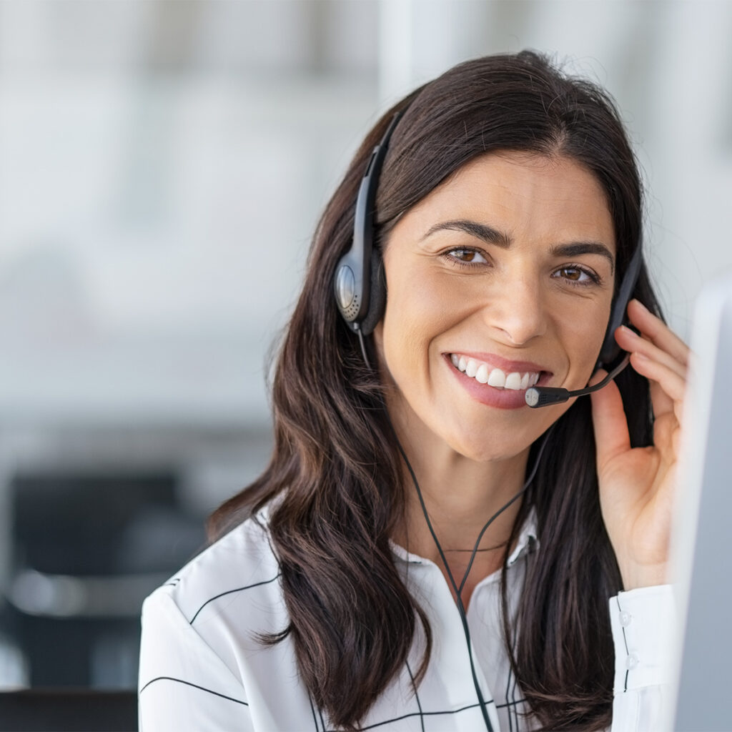 call center agent for computer support company